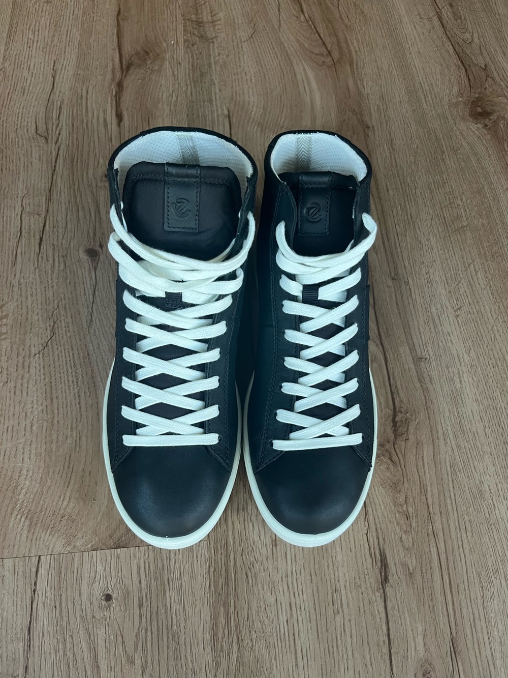 ECCO FLUIDFORM Black Leather High Top Sneakers EU 38 / US 7–7.5 NEW Never worn